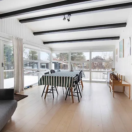 Lovely Bright Summer House Close To The Beach, Rodvig
