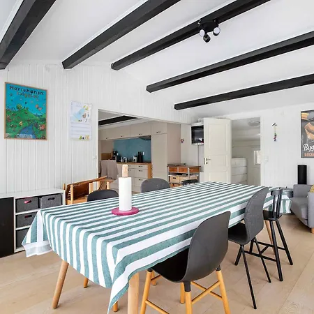 Lovely Bright Summer House Close To The Beach, Holiday home Rodvig