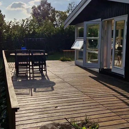 Casa de Férias Lovely Bright Summer House Close To The Rødvig
