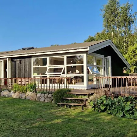 Casa de Férias Lovely Bright Summer House Close To The Rødvig