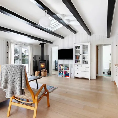 Lovely Bright Summer House Close To The Casa de Férias Rødvig
