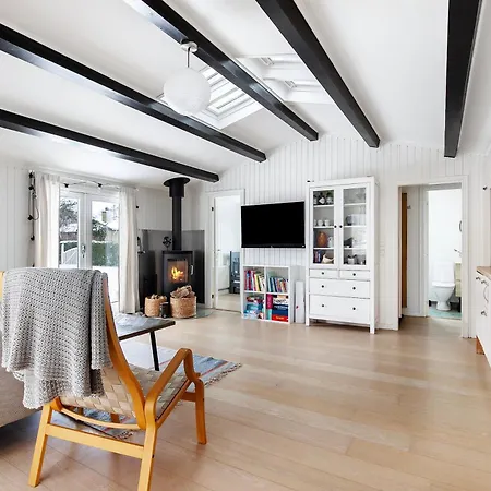 Lovely Bright Summer House Close To The Feriehus