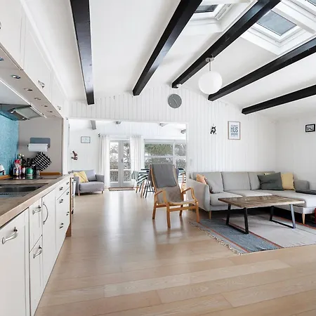 Сasa de vacaciones Lovely Bright Summer House Close To The