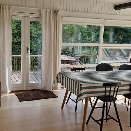 Lovely Bright Summer House Close To The Сasa de vacaciones