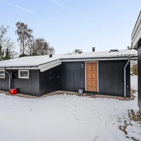 Vakantiehuis Mooi Licht Zomerhuis Dicht Bij Water En Rødvig
