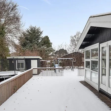 Lovely Bright Summer House Close To The Сasa de vacaciones *